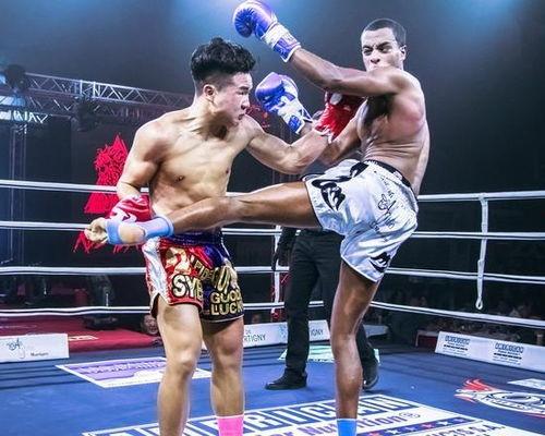 搏击运动员假扮网红,搏击魅力与网络热度双丰收