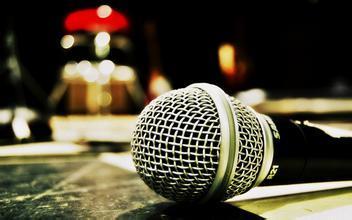 话筒和手掌猜明星名字,揭秘话筒达人手掌印下的明星传奇