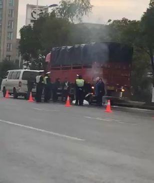 如皋车祸新闻头条,悲剧瞬间，生命消逝，警钟长鸣