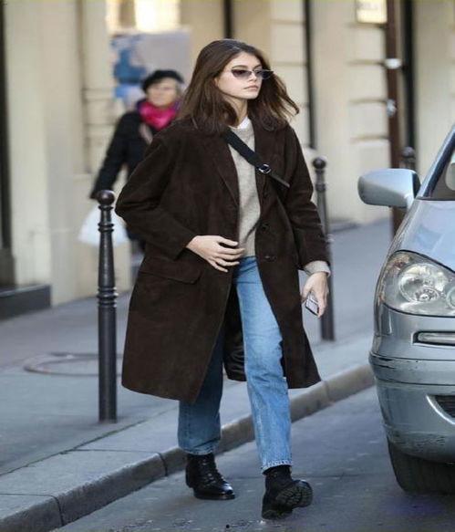 为什么明星买大衣,揭秘明星大衣背后的时尚密码